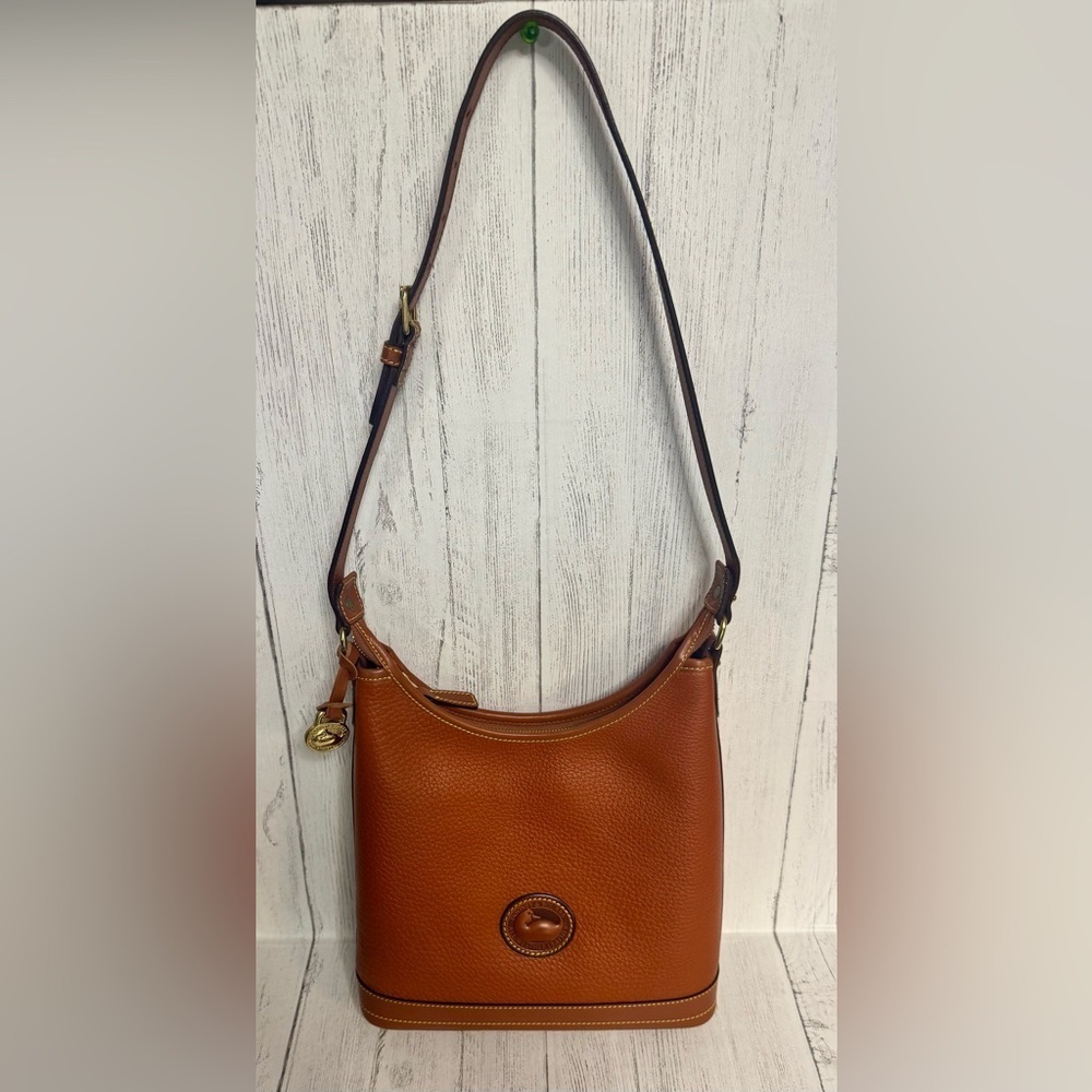 Vintage Dooney & Bourke 1980’s “British Tan”
 All Weather leather Small Hobo Bag - Picture 2 of 16